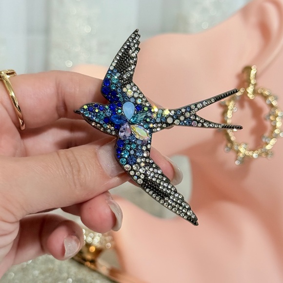 ⚜️ Blue and Silver Crystal Bird Brooch - Picture 3 of 6